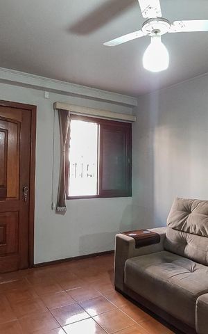 Casa à venda com 150m², 4 quartos e sem vaga Casa à venda com 150m², 4 quartos e sem vagaSala