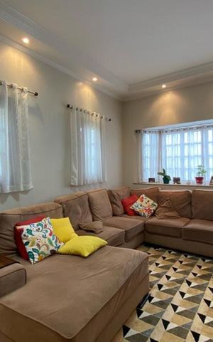 Casa à venda com 146m², 3 quartos e 4 vagasSala