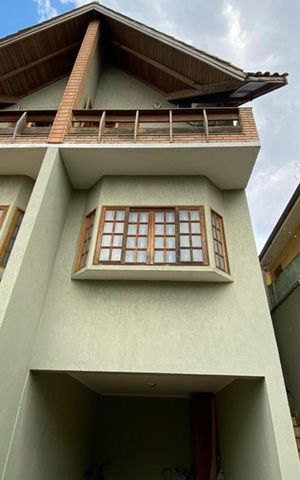 Casa à venda com 146m², 3 quartos e 4 vagasFachada