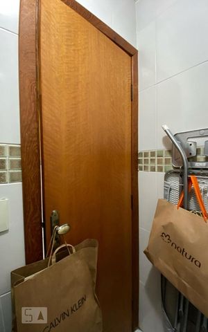 Casa à venda com 146m², 3 quartos e 4 vagasBanheiro de Serviço