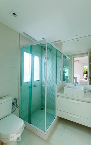 Apartamento à venda com 65m², 2 quartos e 1 vaga Apartamento à venda com 65m², 2 quartos e 1 vagaBanheiro da Suite 1