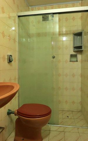 Casa à venda com 164m², 3 quartos e 3 vagasBanheiro - Casa Fundos