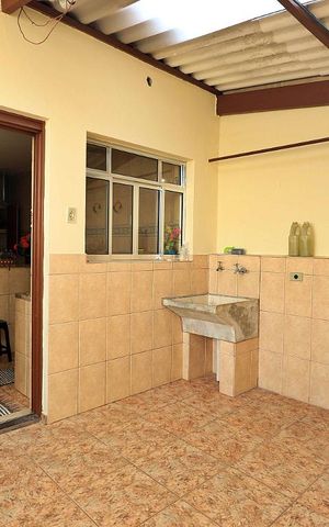 Casa à venda com 164m², 3 quartos e 3 vagasÁrea de Serviço