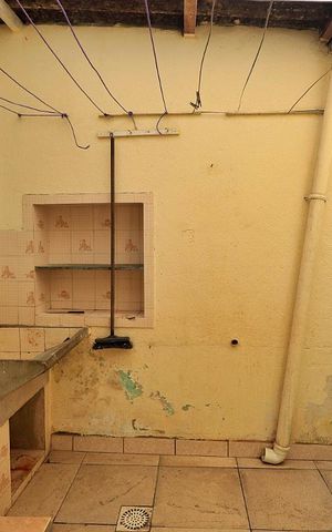Casa à venda com 164m², 3 quartos e 3 vagasÁrea de Serviço - Casa Fundos
