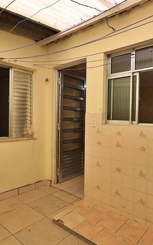 Casa à venda com 164m², 3 quartos e 3 vagasÁrea de Serviço - Casa Fundos