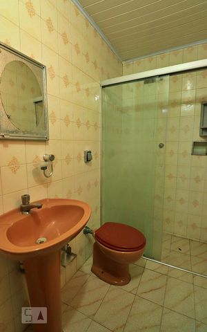 Casa à venda com 164m², 3 quartos e 3 vagasBanheiro - Casa Fundos