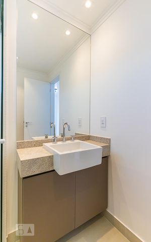 Studio para alugar com 45m², 1 quarto e 1 vaga Studio para alugar com 45m², 1 quarto e 1 vagaBanheiro