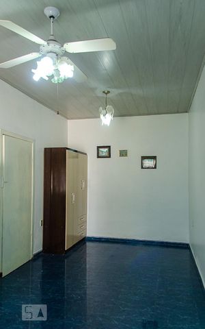 Casa à venda com 150m², 3 quartos e 2 vagas Casa à venda com 150m², 3 quartos e 2 vagasSala