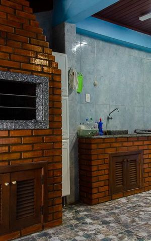 Casa à venda com 150m², 3 quartos e 2 vagas Casa à venda com 150m², 3 quartos e 2 vagasEspaço Gourmet