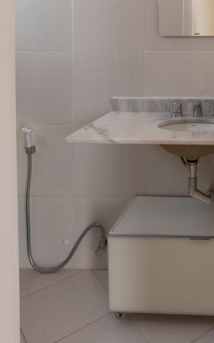 Apartamento para alugar com 78m², 2 quartos e 1 vaga Apartamento para alugar com 78m², 2 quartos e 1 vagaBanheiro da Suíte