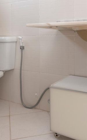 Apartamento para alugar com 78m², 2 quartos e 1 vaga Apartamento para alugar com 78m², 2 quartos e 1 vagaBanheiro da Suíte