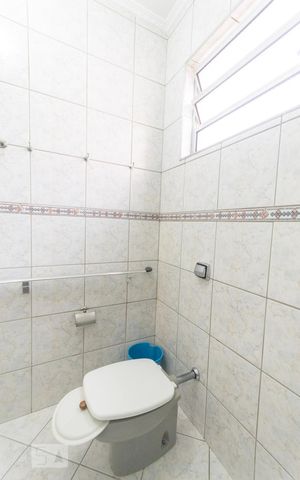 Casa à venda com 303m², 3 quartos e 2 vagas Casa à venda com 303m², 3 quartos e 2 vagasBanheiro Social 1