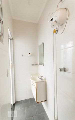 Casa à venda com 303m², 3 quartos e 2 vagas Casa à venda com 303m², 3 quartos e 2 vagasBanheiro 3