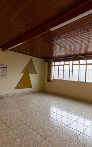Casa à venda com 303m², 3 quartos e 2 vagas Casa à venda com 303m², 3 quartos e 2 vagasQuintal