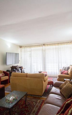 Casa à venda com 464m², 4 quartos e 3 vagasSala 2