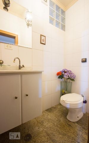 Casa à venda com 464m², 4 quartos e 3 vagasLavabo