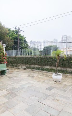 Casa à venda com 464m², 4 quartos e 3 vagasQuintal 1