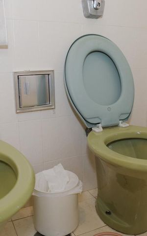 Casa para alugar com 360m², 4 quartos e 4 vagasBanheiro do Quarto 1