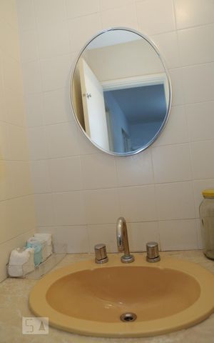 Casa para alugar com 360m², 4 quartos e 4 vagasLavabo - pia e espelho