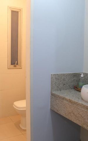 Casa para alugar com 360m², 4 quartos e 4 vagasÁrea de lazer interna - banheiro