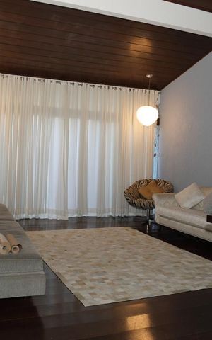 Casa para alugar com 360m², 4 quartos e 4 vagasSala