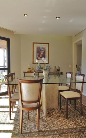 Apartamento à venda com 203m², 4 quartos e 4 vagasSala