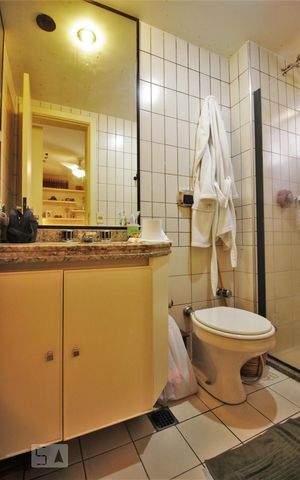 Apartamento à venda com 203m², 4 quartos e 4 vagasBanheiro da suíte 1