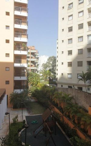 Apartamento à venda com 203m², 4 quartos e 4 vagasVista da suíte 2