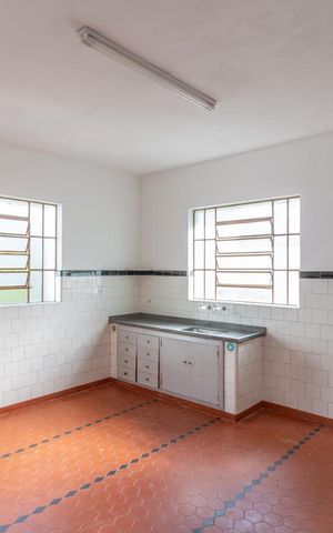 Casa à venda com 100m², 2 quartos e 2 vagas Casa à venda com 100m², 2 quartos e 2 vagasCozinha