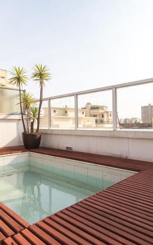 Apartamento à venda com 243m², 3 quartos e 2 vagas Apartamento à venda com 243m², 3 quartos e 2 vagasPiscina