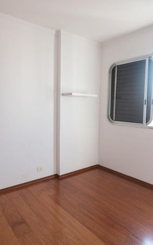Apartamento à venda com 243m², 3 quartos e 2 vagas Apartamento à venda com 243m², 3 quartos e 2 vagasQuarto 1