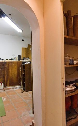 Casa para alugar com 350m², 3 quartos e 4 vagasSaletas Inferiores