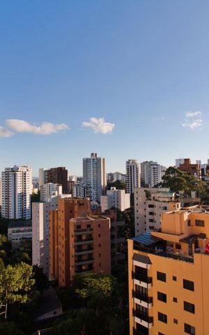 Apartamento à venda com 219m², 4 quartos e 2 vagas Apartamento à venda com 219m², 4 quartos e 2 vagasVista da Suíte 2