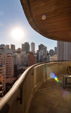 Apartamento à venda com 219m², 4 quartos e 2 vagas Apartamento à venda com 219m², 4 quartos e 2 vagasVaranda da Sala
