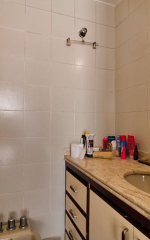 Apartamento à venda com 219m², 4 quartos e 2 vagas Apartamento à venda com 219m², 4 quartos e 2 vagasBanheiro da Suíte 3