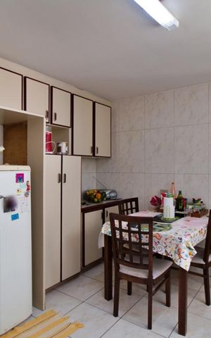 Apartamento à venda com 219m², 4 quartos e 2 vagas Apartamento à venda com 219m², 4 quartos e 2 vagasCozinha