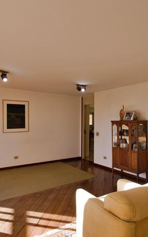 Apartamento à venda com 219m², 4 quartos e 2 vagas Apartamento à venda com 219m², 4 quartos e 2 vagasSala