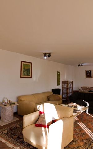 Apartamento à venda com 219m², 4 quartos e 2 vagas Apartamento à venda com 219m², 4 quartos e 2 vagasSala
