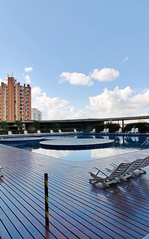 Apartamento à venda com 219m², 4 quartos e 2 vagas Apartamento à venda com 219m², 4 quartos e 2 vagasÁrea comum - Piscina