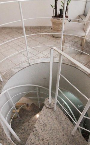 Apartamento à venda com 188m², 3 quartos e 2 vagasescada acesso cobertura