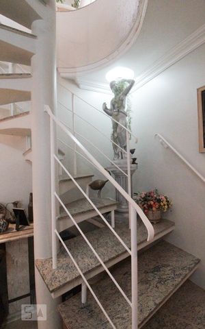 Apartamento à venda com 188m², 3 quartos e 2 vagasescada acesso a cobertura
