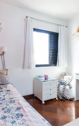 Apartamento à venda com 180m², 3 quartos e 4 vagas Apartamento à venda com 180m², 3 quartos e 4 vagasSuíte1