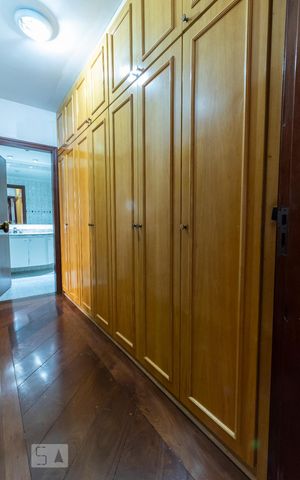 Apartamento à venda com 180m², 3 quartos e 4 vagas Apartamento à venda com 180m², 3 quartos e 4 vagasSuíte 2 - Armário