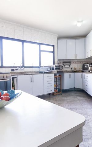 Apartamento à venda com 180m², 3 quartos e 4 vagas Apartamento à venda com 180m², 3 quartos e 4 vagasCozinha
