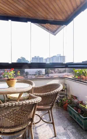 Apartamento à venda com 180m², 3 quartos e 4 vagas Apartamento à venda com 180m², 3 quartos e 4 vagasSacada