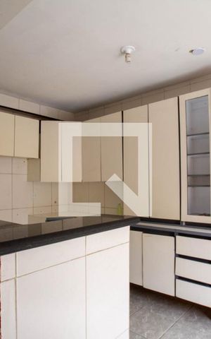 Casa à venda com 241m², 3 quartos e 6 vagas Casa à venda com 241m², 3 quartos e 6 vagasCozinha