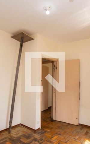 Casa à venda com 241m², 3 quartos e 6 vagas Casa à venda com 241m², 3 quartos e 6 vagasQuarto