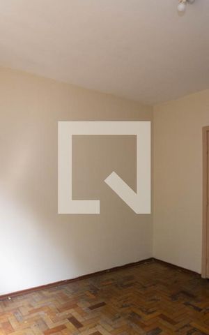 Casa à venda com 241m², 3 quartos e 6 vagas Casa à venda com 241m², 3 quartos e 6 vagasQuarto