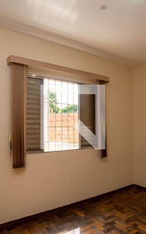 Casa à venda com 241m², 3 quartos e 6 vagas Casa à venda com 241m², 3 quartos e 6 vagasQuarto
