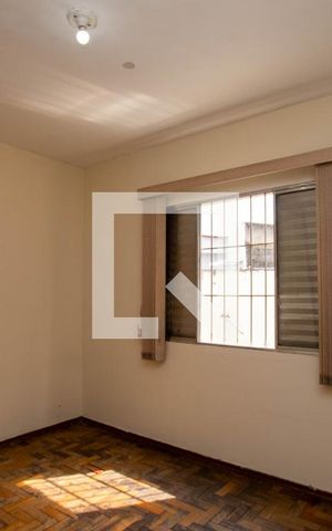 Casa à venda com 241m², 3 quartos e 6 vagas Casa à venda com 241m², 3 quartos e 6 vagasQuarto